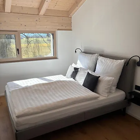 Berglinien Am Chiemsee I Exklusive Mit 3 Schlafzimmern, 2 Baedern Und Alpenblick * Übersee