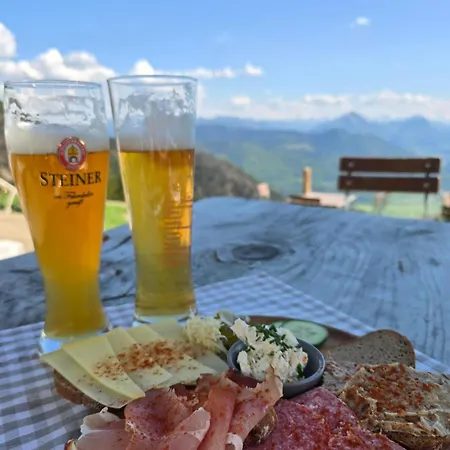 Berglinien Am Chiemsee I Exklusive Mit 3 Schlafzimmern, 2 Baedern Und Alpenblick Apartman