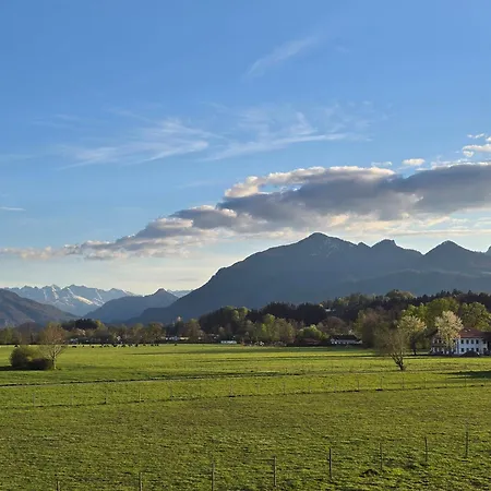 Berglinien Am Chiemsee I Exklusive Mit 3 Schlafzimmern, 2 Baedern Und Alpenblick Übersee
