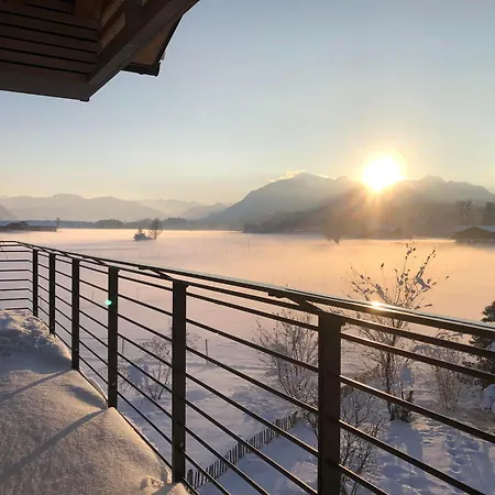 Berglinien Am Chiemsee I Exklusive Mit 3 Schlafzimmern, 2 Baedern Und Alpenblick Apartamento Übersee