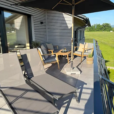 Berglinien Am Chiemsee I Exklusive Mit Bis Zu 3 Schlafzimmern 2 Baedern Und Alpenblick Apartment