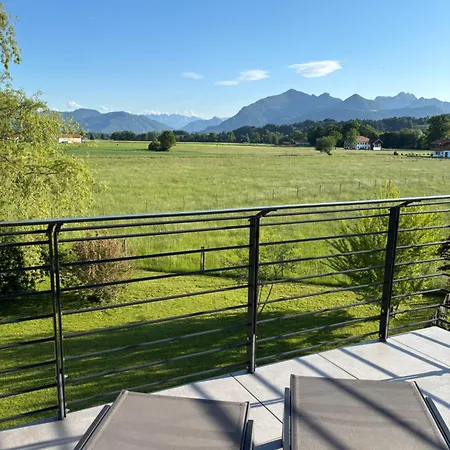 Berglinien Am Chiemsee I Exklusive Mit 3 Schlafzimmern, 2 Baedern Und Alpenblick *