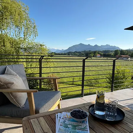 Berglinien Am Chiemsee I Exklusive Mit Bis Zu 3 Schlafzimmern 2 Baedern Und Alpenblick Apartment *