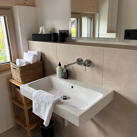 Berglinien Am Chiemsee I Exklusive Mit 3 Schlafzimmern, 2 Baedern Und Alpenblick Apartamento