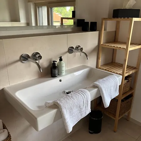 Berglinien Am Chiemsee I Exklusive Mit 3 Schlafzimmern, 2 Baedern Und Alpenblick Apartamento