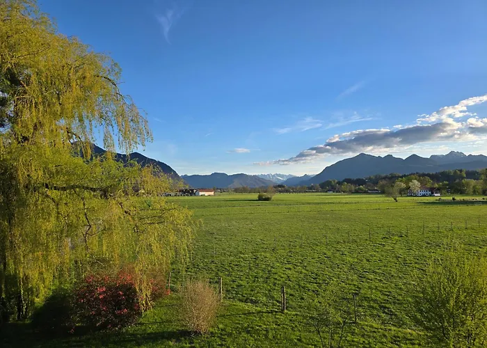 Berglinien Am Chiemsee I Exklusive Mit Bis Zu 3 Schlafzimmern 2 Baedern Und Alpenblick *