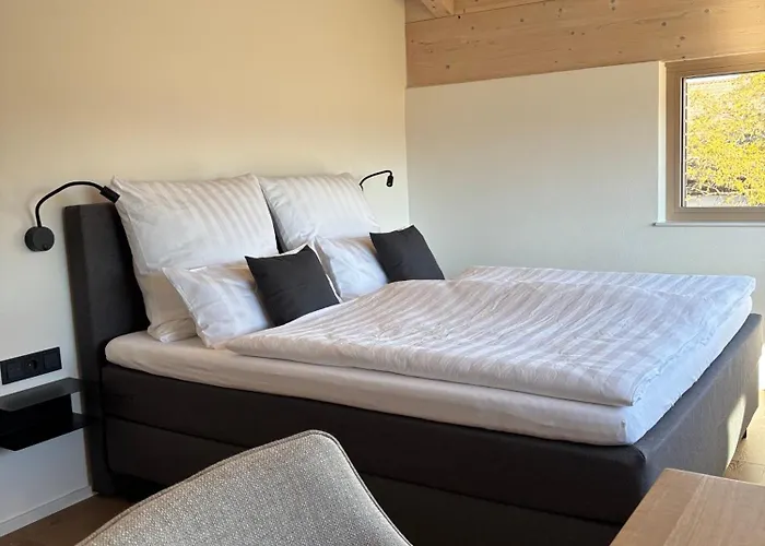 Appartement Berglinien Am Chiemsee I Exklusive Mit Bis Zu 3 Schlafzimmern 2 Baedern Und Alpenblick *