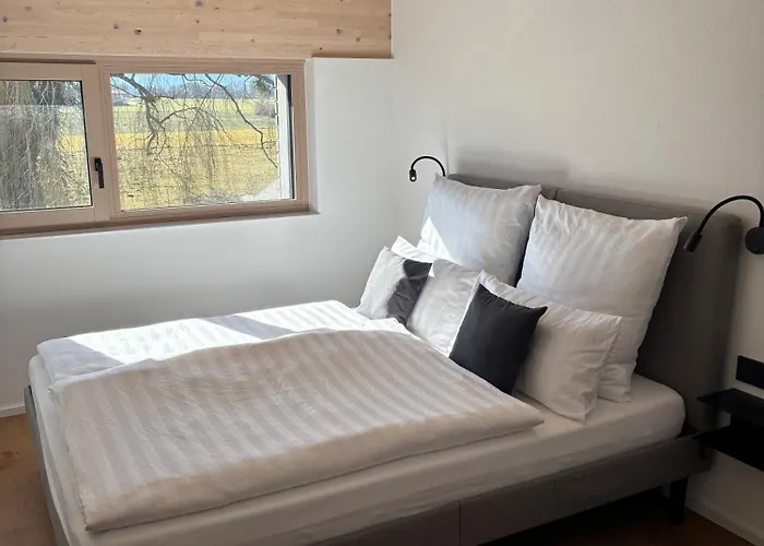 Berglinien Am Chiemsee I Exklusive Mit Bis Zu 3 Schlafzimmern 2 Baedern Und Alpenblick * Übersee