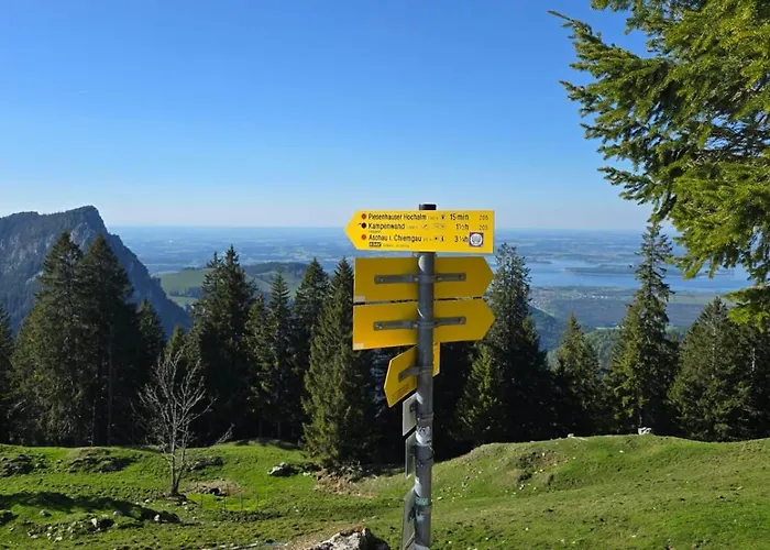 Berglinien Am Chiemsee I Exklusive Mit Bis Zu 3 Schlafzimmern 2 Baedern Und Alpenblick Apartamento